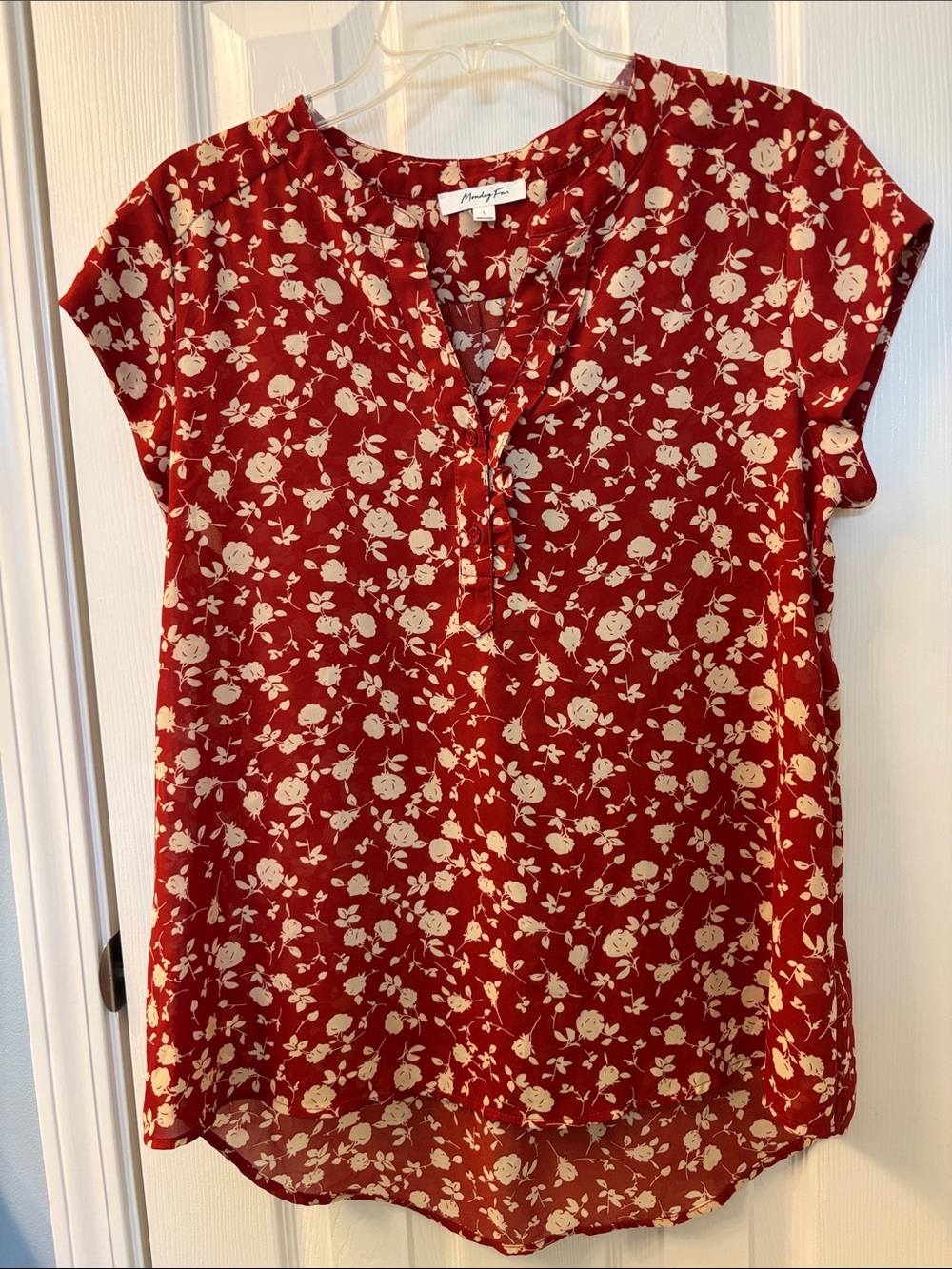 Women’s Monday Fun Red Floral Short-Sleeve Blouse, Size L